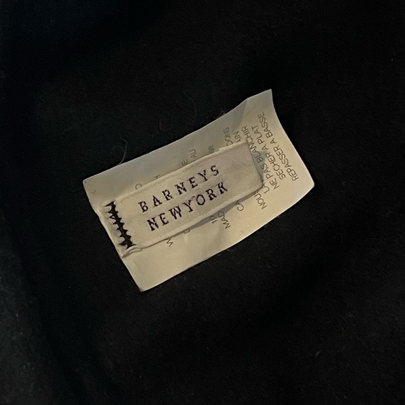 Black bowl hat - Barney’s New York - Picture 2 of 4